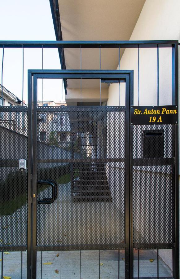 At Central Apartments Bukarest Exterior foto